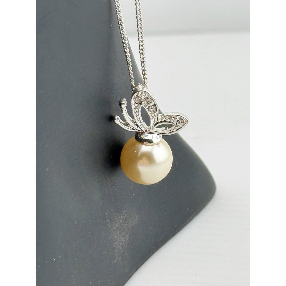 Vintage 1980's Avon Butterfly & Faux Pearl Necklace With Chain Extender. 9" L